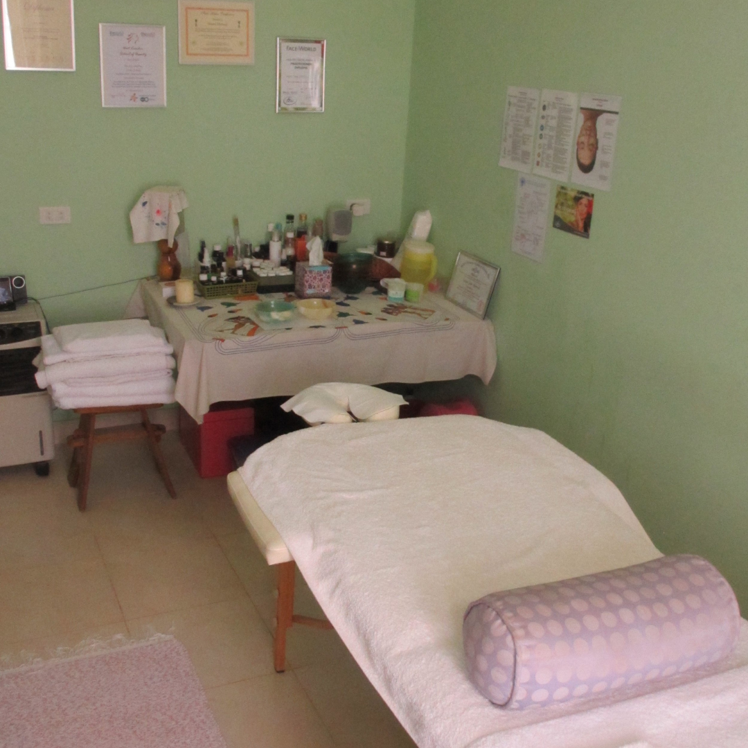 healing retreats egypt massage room